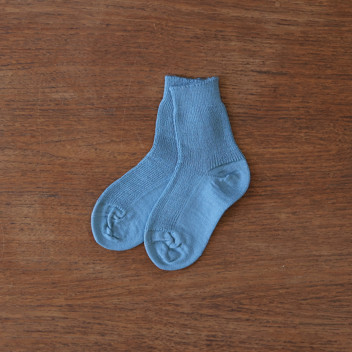 Grodo fine ribbed organic wool socks in steel blue