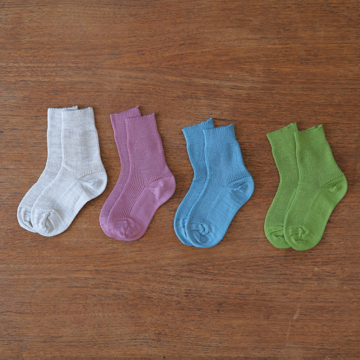 All four colors of Grodo fine ribbed organic wool socks 