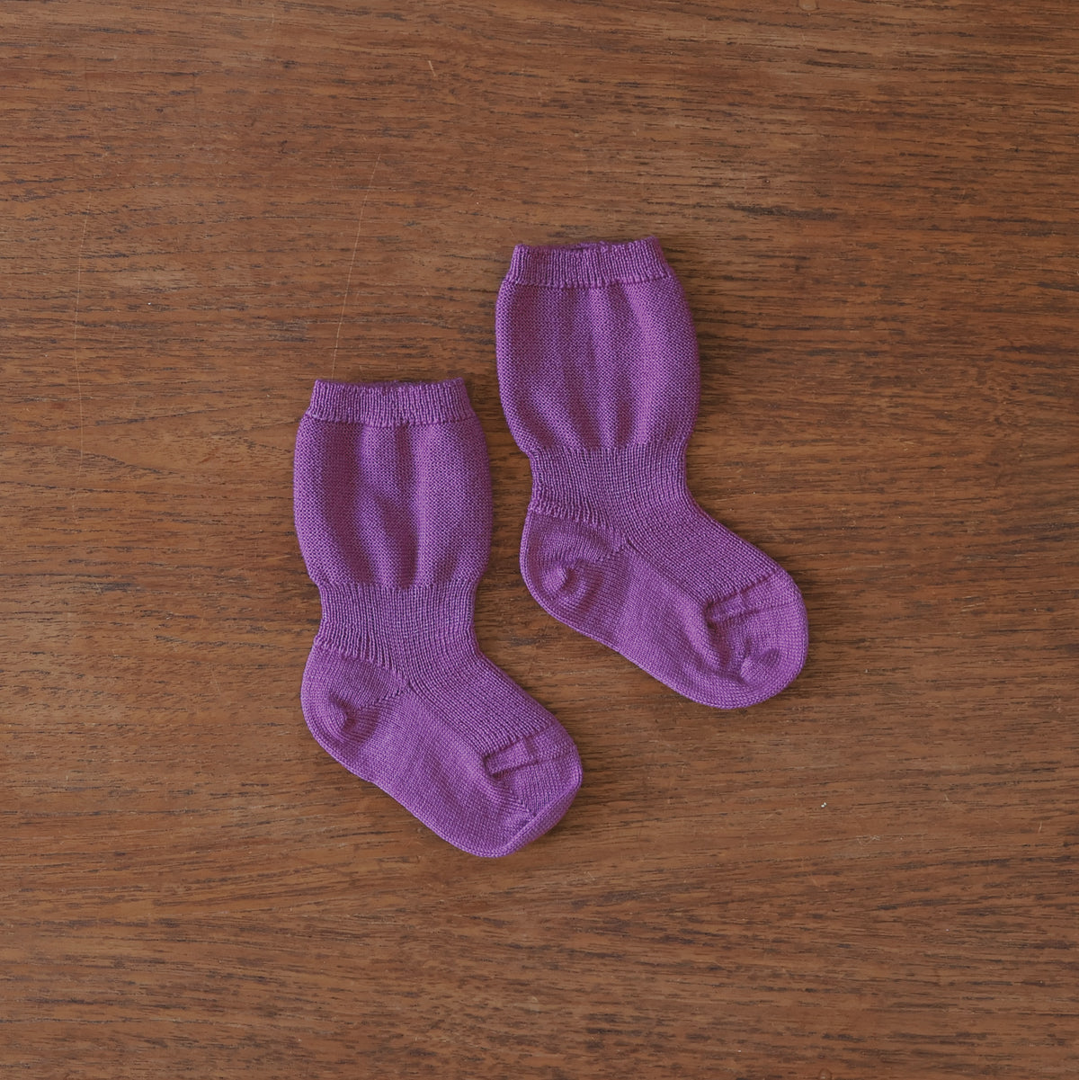 Grodo fine knit wool baby socks in light plum