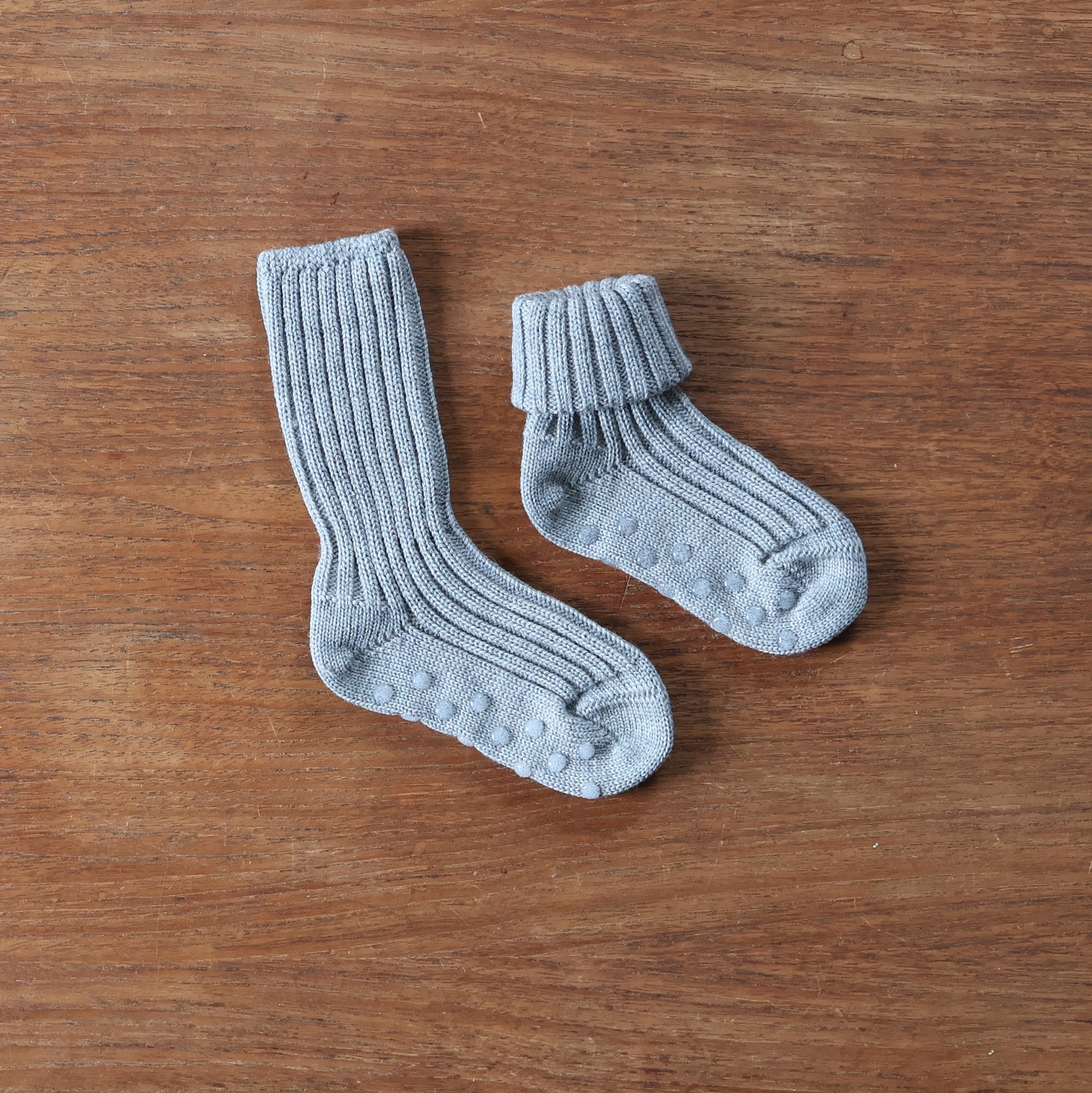 Grodo thick ribbed organic wool socks with grips