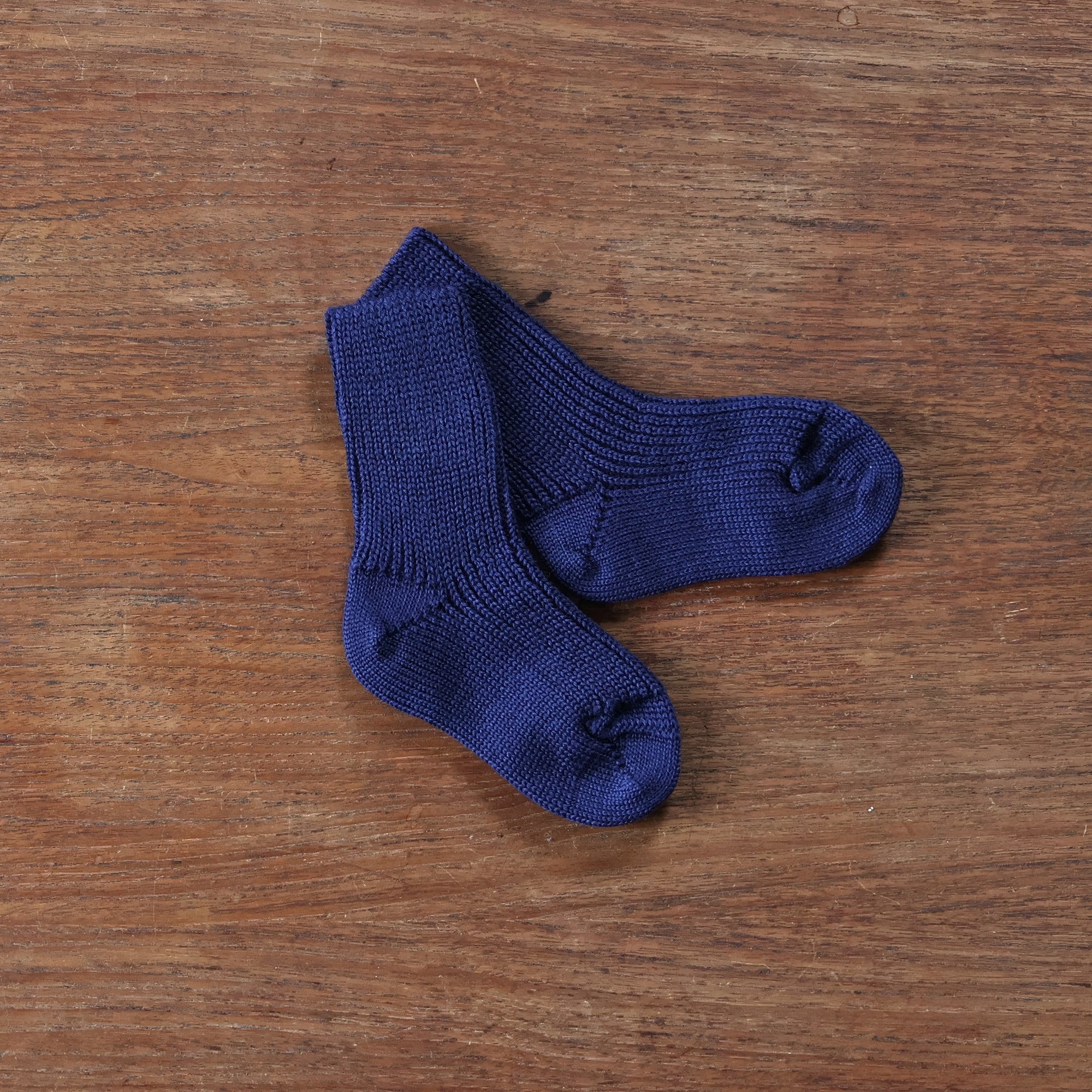 Grodo fine ribbed wool socks in navy