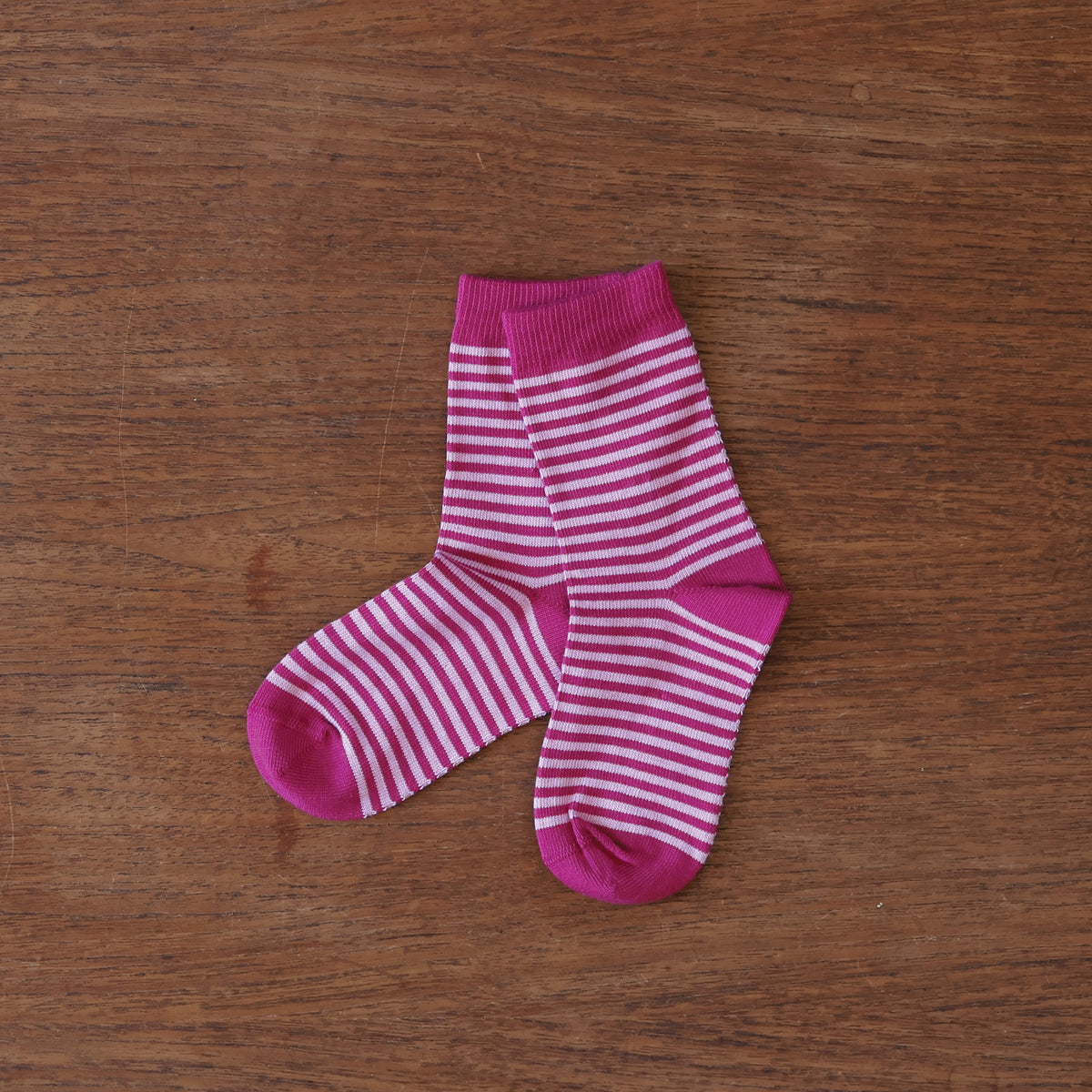 Grodo Organic Cotton thin stripe kids socks in rose