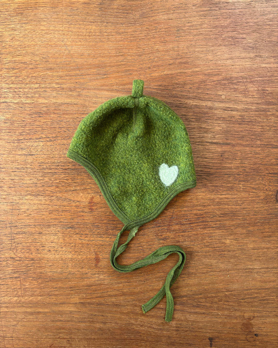Preloved Siskin (Engel) wool fleece bonnet in green