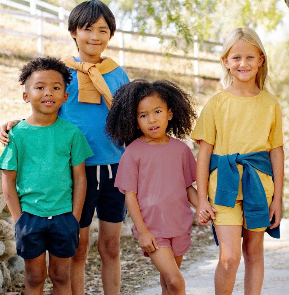 Kids in Jackalo organic cotton shorts
