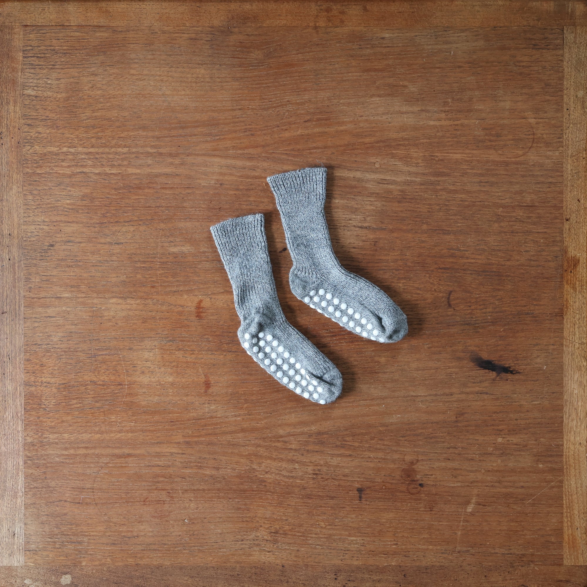 Preloved Hirsch Natur untreated wool socks with silicon grips