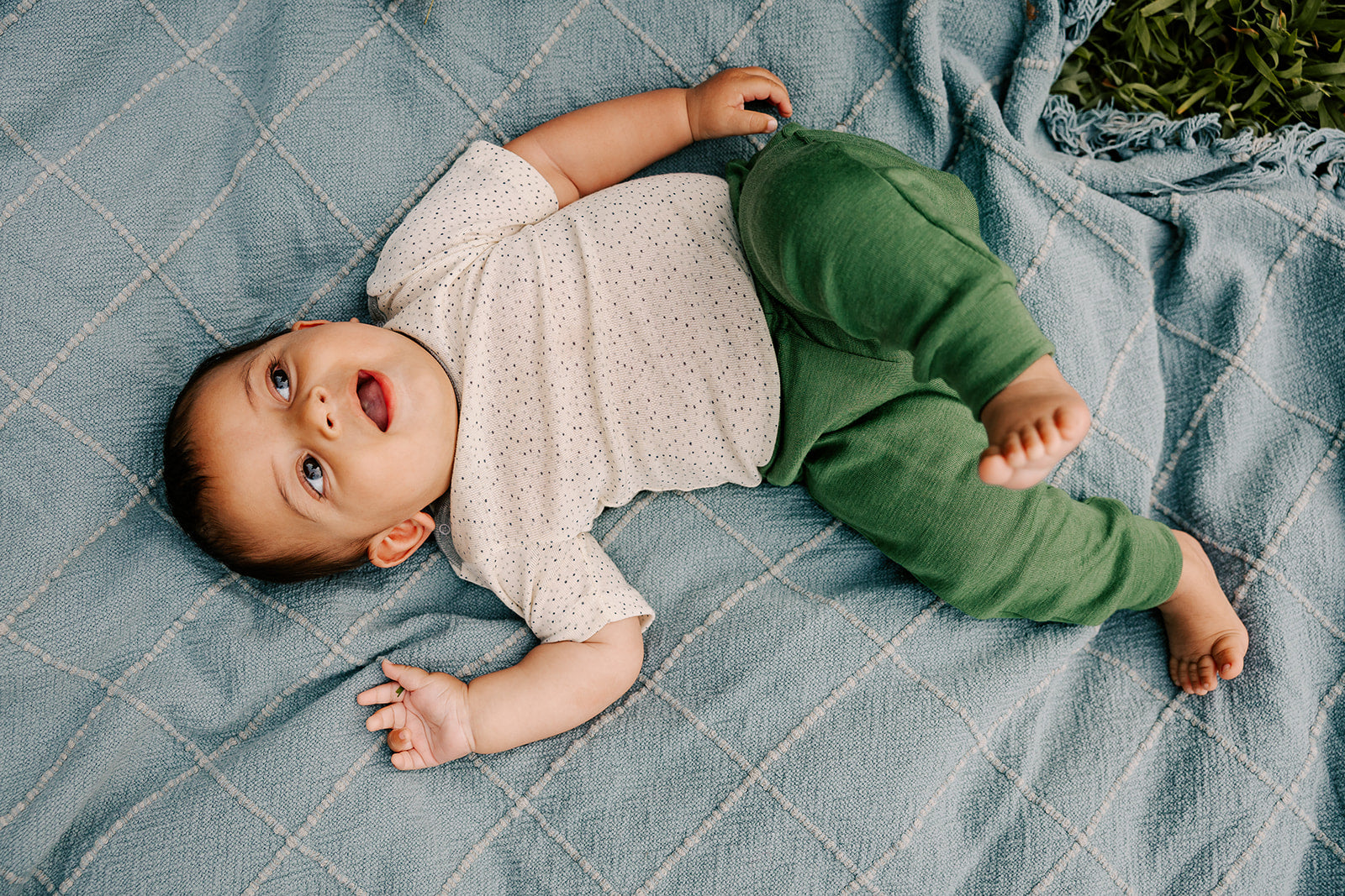 Baby in hocosa wool/silk pants