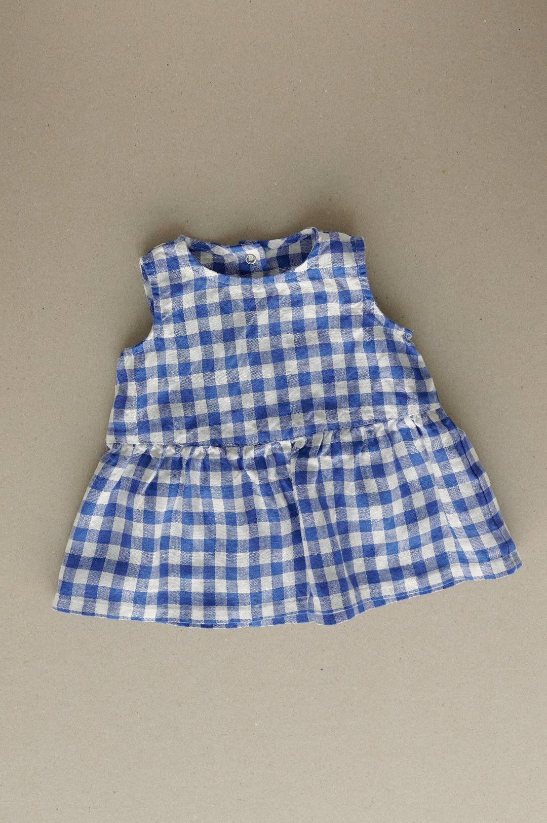 Sleeveless linen dress in blue gingham